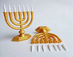 Miniatura Porta Óleo - Menorah (Candelabro) Plastico Dourado (amarelo) com Velas removíveis - 8cm x 6,5cm x 2cm