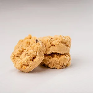 BISCOITO VEGANO DE COCO COM CASTANHA DE CAJU