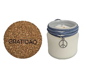 Brightside Vela Colorful Cordão e Pingente Paz e Amor - Chá Branco 80g