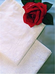 GUARDANAPO DE TECIDO BRANCO COM ARABESCO