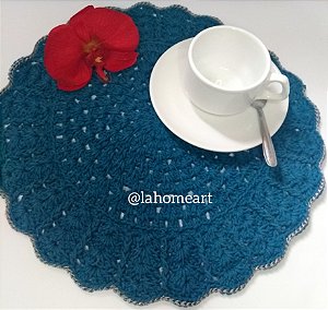 Sousplat de Crochê Cor Azul Petróleo com Prata - Aquarela