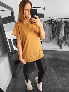 Camiseta oversized algodão caramelo