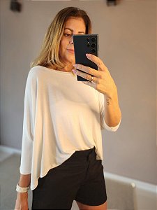 Blusa ampla off white tecido podrinha