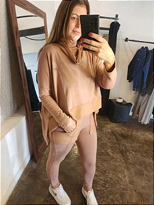 Blusa manga longa em moletinho cappucino gola