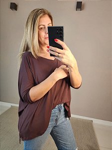 Blusa helo morcego decote V marrom no viscolycra