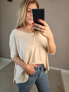 Blusa helo morcego decote V creme no viscolycra