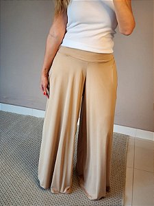 Calça mega pantalona malha na cor nude