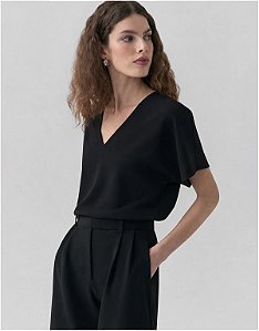 Blusa 360 Crepe Decote v