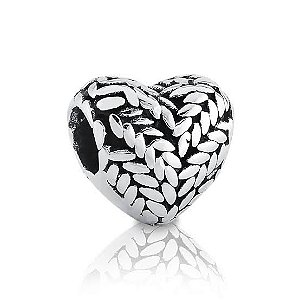 Berloque coração com ramos