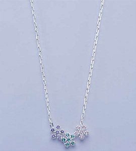 Colar três flores na prata 925