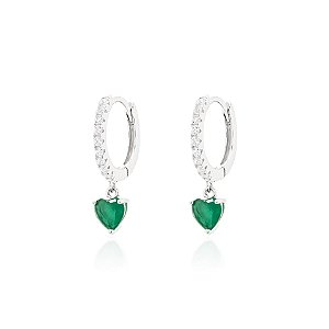 Argola com coração pendurado esmeralda na prata 925