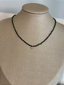 Colar de cristais esmeralda com letra (escolha a letra)