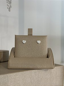 Brinco de coração cravejado na prata 925