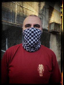 BANDANA TUBULAR - BUFF  Quadriculada Cinza e Preta