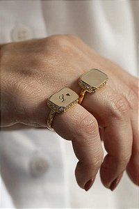 Anel Retangulo Liso (30 dias para chegar) Dourado