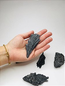 Pedra Vassoura de Bruxa - Cianita Negra