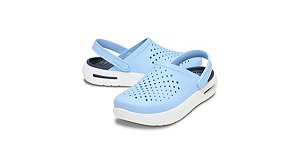 Sandália Crocs LiteRide Inmotion Clog azul claro