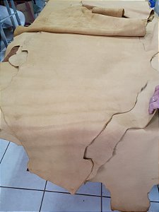 COURO VAQUETA ABUFALADA  CASTOR   2,28MT QUADRADO MEIA BANDA