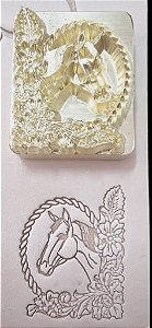 PINO LATÃO P 105 Cavalo cordinha e floral 5cm