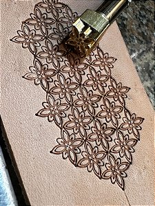 PINO LATÃO  P404 flowers