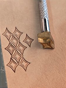 PINO DE LATÃO P028 Losango Curvado