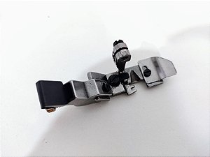 Calcador com tensor máquina overloque
