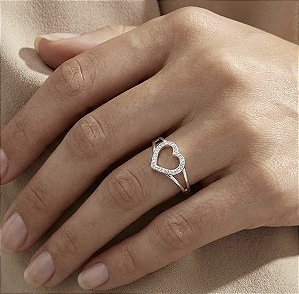 Anel Coração Vazado Cravejado 925