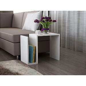 Mesa de apoio com suporte para revistas