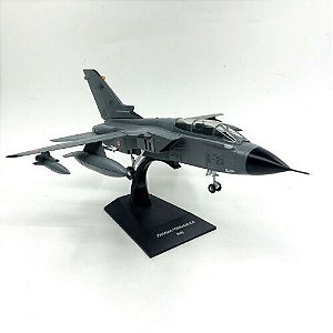PANAVIA TORNADO 1:72 - METAL