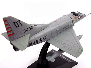 A-4 Skyhawk - 1:72 - Com opção de trem de pouso