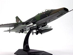 (RARO) F-100 Super Sabre - 1:72