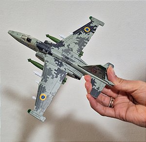 SU-25 - UCRÂNIA - 1:72 (23CM)