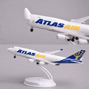 Boeing 747 - ATLAS - 1:400 - Com abertura do compartimento de carga