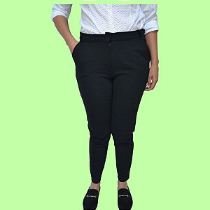 Calça Chino Bolso Reto em Moletinho Preto