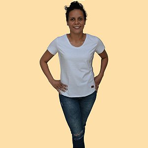 Camiseta de Algodão Lisa Gola V Corte a Fio Branca