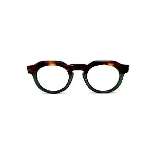 Óculos de Grau G66 1 em animal print e verde translúcido com as hastes animal print. Modelo unisex. Clássico