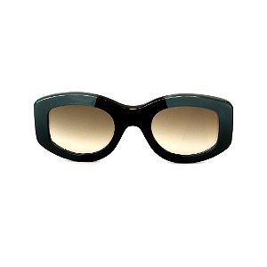 Óculos de Sol Gustavo Eyewear G60 3 nas cores preto e verde opaco, com as hastes preta e lentes cinza.