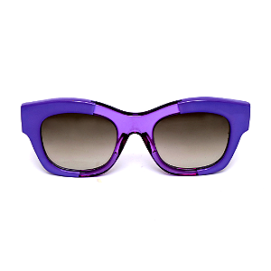 Óculos de Sol G58 2 nas cores lilás opaco e translúcido com as hastes violeta e lentes cinza.