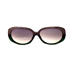 Óculos de Sol Gustavo Eyewear G122 1 nas cores cinza, fumê e verde, com as hastes pretas e lentes cinza.