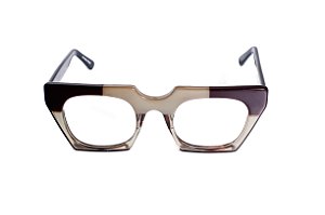 Óculos de Grau G160 5 em tons de cinza e marrom, com as hastes pretas.