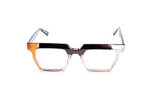 Óculos de Grau G159 2 nas cores marrom e âmbar, películas douradas e prateadas, com as hastes pretas.