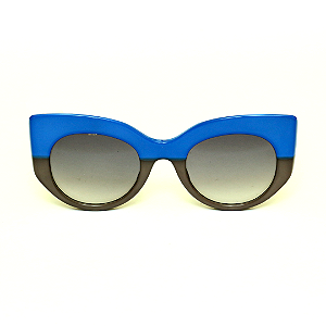 Óculos de Sol G13 3 nas cores azul e cinza, com as hastes pretas e lentes cinza.