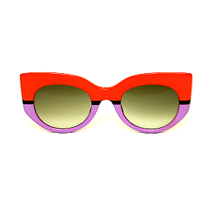 Óculos de Sol G13 7 nas cores vermelho, lilás e preto, com as hastes animal print e lentes marrom.