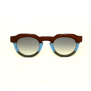 Óculos de Sol G66 3 nas cores marrom, azul e fumê com as hastes em animal print e lentes cinza. Modelo unisex