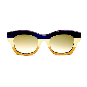 Óculos de Sol Gustavo Eyewear G58 1 violeta, bege e nude, hastes pretas e lentes marrom degrade.