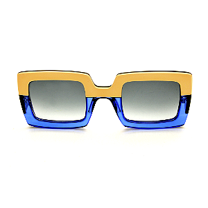 Óculos de Sol Gustavo Eyewear G01 10 Nude e azul. Hastes pretas e lentes cinza. Black November.