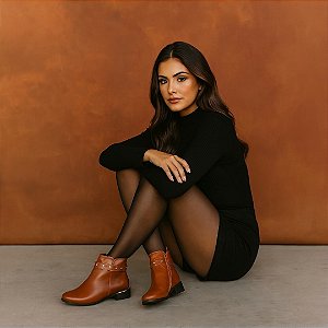Bota Cano Curto Luxo Rebite Caramelo