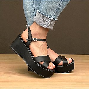 Sandália Flat Cruzada Preta