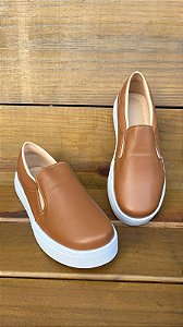 Tênis Slip On Liso Caramelo
