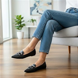 Slipper Bico Fino Preto Fivela